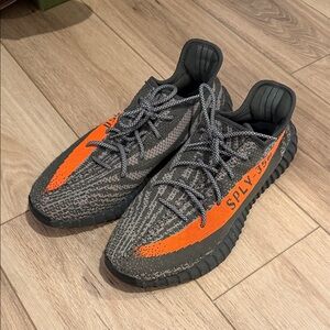 Yeezy Boost 350 V2 Shoes GENTLY USED *AMAZING CONDITON BELUGA